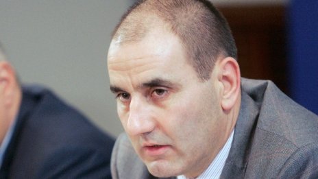 До 2020 г. сваляме наполовина жертвите на пътя