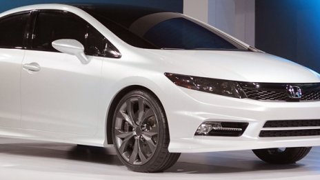 Honda изтегля над 35 000 хибрида Civic в САЩ