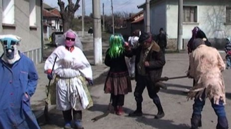 Оплескани с кал и почти никой не се сърди