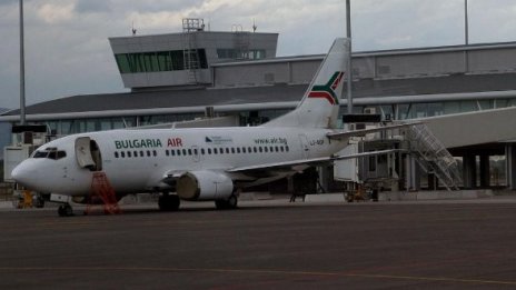 Амфетамини в пробите на мъжа, нахлул с колата си в РВД