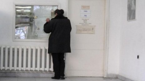 Самонаранил се с нож е приет в Пирогов