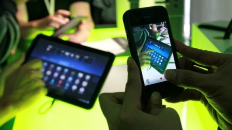 Все повече българи се жалват от мобилните оператори