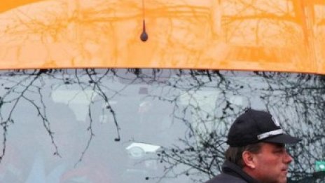Мъж умря след удар с брадва в главата