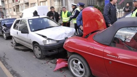 Почерпен от сутринта причини верижна катастрофа