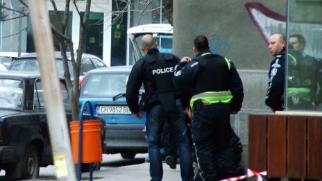 Похитителят е наркоман, иска полицаите да се махат