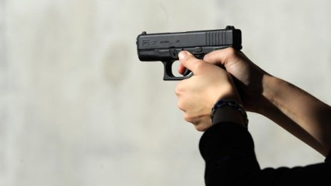 Награда за шефа на екипа, който преговаря с похитителя