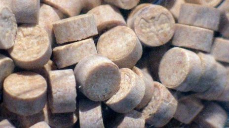 Двама наркопласьори закопчани в София