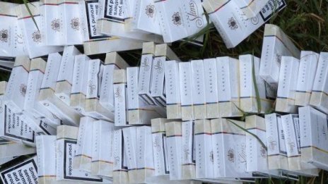 64 мастербокса цигари конфискувани след полицейска гонка