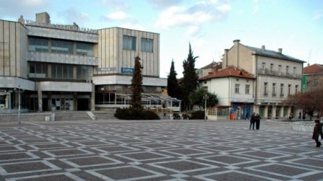 Отстраниха от длъжност главната архитектка на Пещера