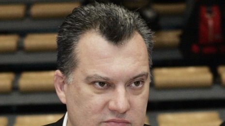 Дали Михов е пил алкохол или упойващи вещества?