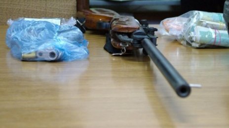 63-годишен с дом като военен склад