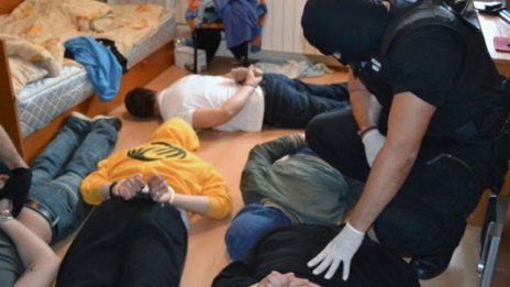 Половин кило амфетамини кътат в студентска квартира