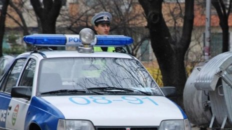 Хванаха 16-годишен, пребил и ограбил младеж