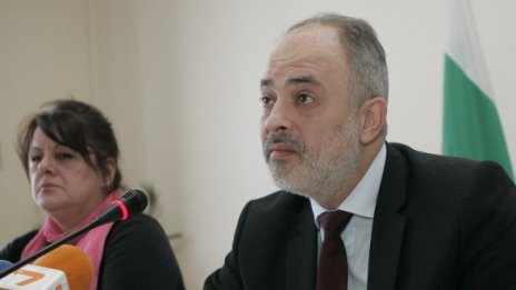 Тотю Младенов се обяви за почасовото заплащане