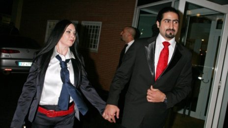 Британка ще ражда внук на Осама бин Ладен, но не му е снаха