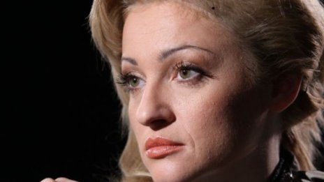 Изнудват ясновидката Ивелина Христова с порноклип