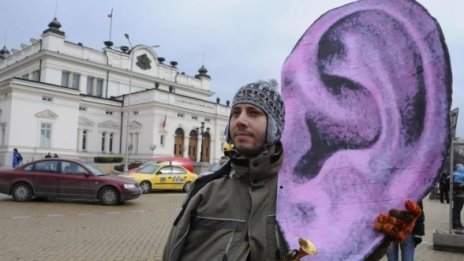 47 млн. лв. сме налели в партиите през 2009 г.