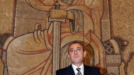 Промени в Конституцията при остра конфронтация – не