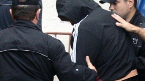 Десет мъже в ареста за кражба на кабел