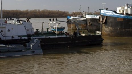 Дунав пресъхва, корабите май спират