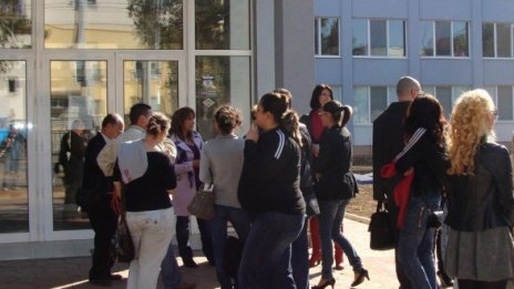 Задочниците плащат повече от допустимото