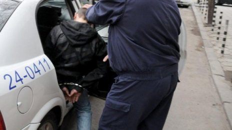 Задържан за блудство с малолетни остава в ареста