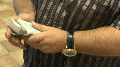 Пипнаха измамничка, продала чужда стока за 58 бона