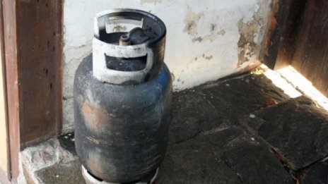 Газова бутилка изгори мъж от Кюстендил