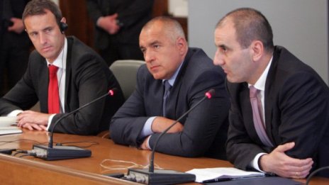 МВР било "като луд умора няма"
