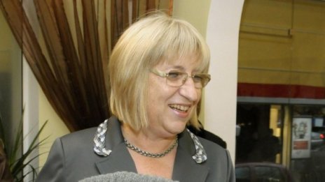 Цачева ще си говори "на четири очи" с папата