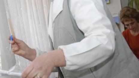 Майски вирус поваля стотици седмично