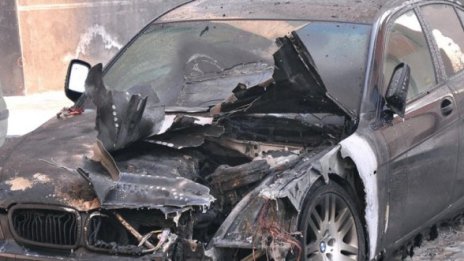 Два автомобила изгоряха във Варна