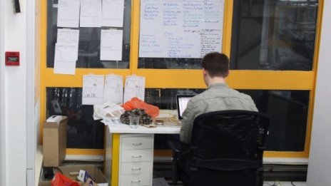 Активността онлайн струва по $10 хил. на работник годишно