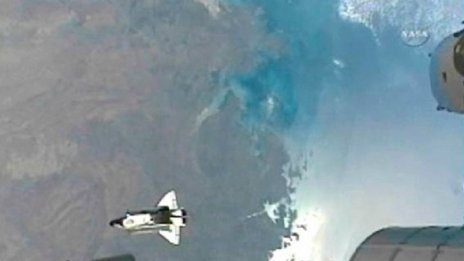 "Индевър" се отдели от МКС