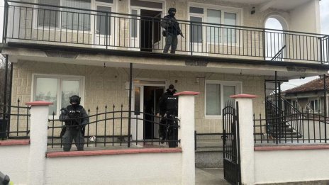 Заради купеният вот: 40 с белезници във Варна, зрелищни арести и в Хасково 