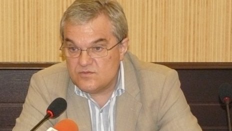 Румен Петков станал като Лепа Брена