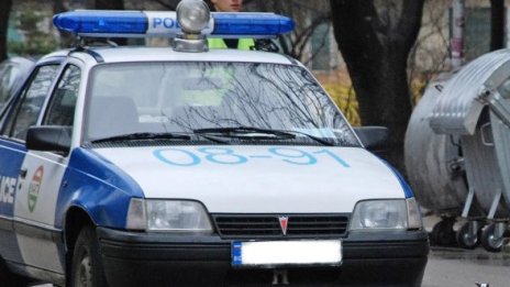 Спипаха двама братя да крадат от гараж