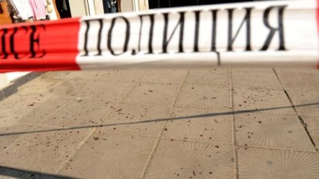 15-годишен уби мъж в Гълъбово