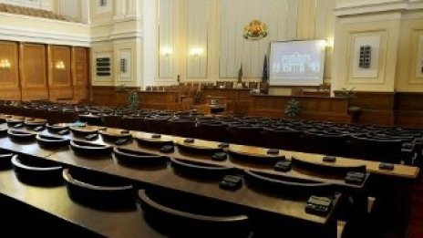 Опозицията в атака: Няма вече Станишев, има Борисов!