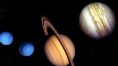 Вояджър-1 всеки момент може да напусне Слънчевата система