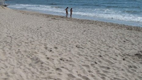 Половината от 202 плажа в страната &ndash; неохраняеми