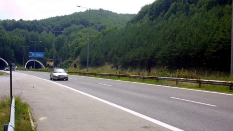 Пътищата в по-голямата част от страната са сухи