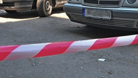 Надупчиха като лейка колата на магистрат