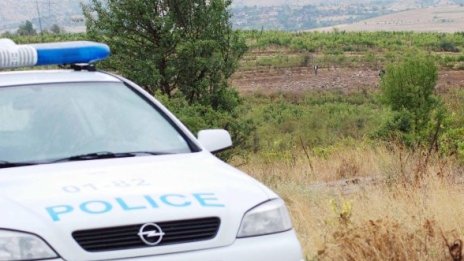 Задържаха баща за блудство с две от децата си