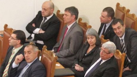 Законът "Попова" – удар от Цветанов или бламиране на кабинета