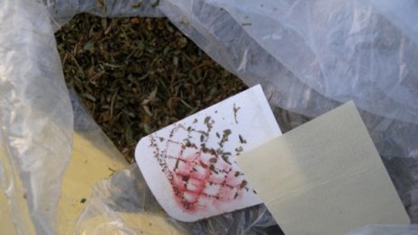 Денонощие арест за тийнейджър, спипан с канабис