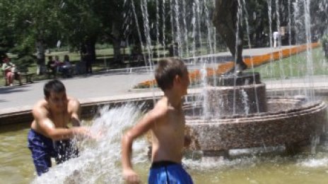 Термометрите удрят утре 40&deg;, привечер &ndash; градушки