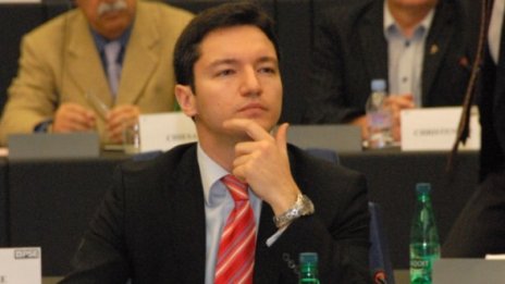 Вигенин пита Еврокомисията за даренията на МВР