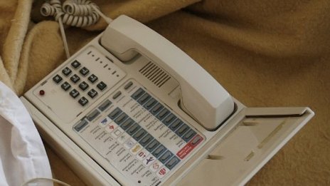 Грижовна свекърва се прости с 2 бона след позвъняване