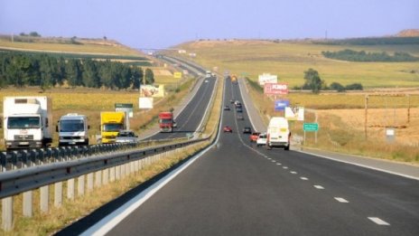 Без голи модели по магистралите! Разсейвали